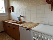 SAINT JEAN DE LA RUELLE au pied du Tram Rol Tanguy Appartement en bon état de près de 70m2