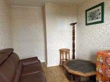 SAINT JEAN DE LA RUELLE au pied du Tram Rol Tanguy Appartement en bon état de près de 70m2