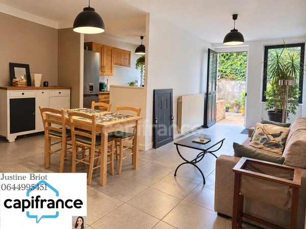 Maison de ville 123 m² – Nevers – Cour & beaux volumes