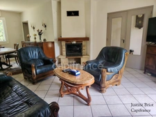 Maison avec vu sur le port du Guétin, CUFFY 