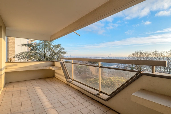 Appartement à vendre 4 pièces SAINTE-FOY-LES-LYON (69) 39 m2 terrasse vue panoramique
