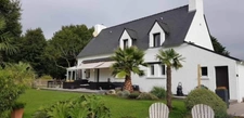 PROPRIETE RENOVEE CAMPAGNE CHIC AVEC PISCINE, DEPENDANCES ET PARC ARBORE CLOS   A BRECH (56)