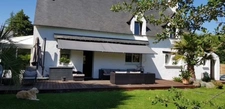 PROPRIETE RENOVEE CAMPAGNE CHIC AVEC PISCINE, DEPENDANCES ET PARC ARBORE CLOS   A BRECH (56)