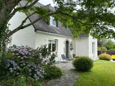 ELEGANTE MAISON NEO-BRETONNE RENOVEE VIE DE PLAIN-PIED A BRECH | 126 m² | 4 chambres | Terrain clos de 600 m² | DPE performant  BRECH (56)