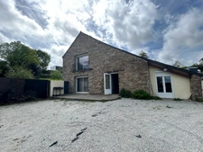 CHARMANTE LONGERE 200 m² BOURG DE GRAND-CHAMP (56)