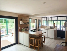 MAISON DE CARACTÈRE - 208 M² DONT VÉRANDA 45 M² - ACCESSIBLE PMR - GRANGE 180 M² AVEC FOSSE DE VISITE - TERRAIN 7000 M² - VANNES 20MIN, PLAGES 30MIN  Saint-Jean-Brévelay (56660) - À 20 minutes de Vann
