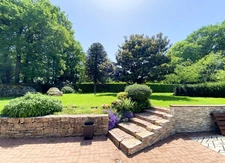 MAISON DE CARACTÈRE - 208 M² DONT VÉRANDA 45 M² - ACCESSIBLE PMR - GRANGE 180 M² AVEC FOSSE DE VISITE - TERRAIN 7000 M² - VANNES 20MIN, PLAGES 30MIN  Saint-Jean-Brévelay (56660) - À 20 minutes de Vann