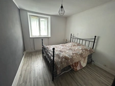 CHARMANTE LONGERE 200 m² BOURG DE GRAND-CHAMP (56)