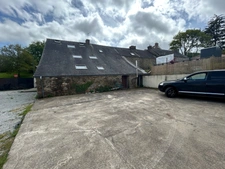 CHARMANTE LONGERE 200 m² BOURG DE GRAND-CHAMP (56)