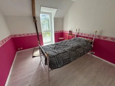 CHARMANTE LONGERE 200 m² BOURG DE GRAND-CHAMP (56)