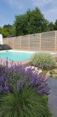 PROPRIETE RENOVEE CAMPAGNE CHIC AVEC PISCINE, DEPENDANCES ET PARC ARBORE CLOS   A BRECH (56)