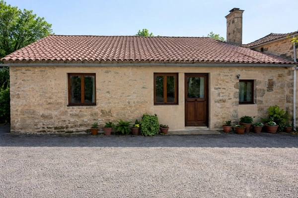 Projet de gîtes clé en main – 2 logements sous un même toit – cadre naturel exceptionnel