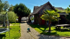 Exclusivité Capifrance – Maison individuelle de 101 m² et sa dépendance aménageable de 25 m² – Grand terrain clos de 1 980 m² avec sa piscine de 4x8m – Charette-Varennes (71270)