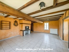 Rare find in Lessard-en-Bresse: Bresse-style farmhouse of 159 m2 with exceptional outbuilding and 8753 m2 of land