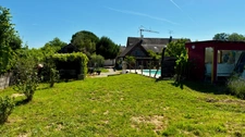 Exclusivité Capifrance – Maison individuelle de 101 m² et sa dépendance aménageable de 25 m² – Grand terrain clos de 1 980 m² avec sa piscine de 4x8m – Charette-Varennes (71270)