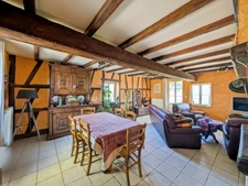 Rare find in Lessard-en-Bresse: Bresse-style farmhouse of 159 m2 with exceptional outbuilding and 8753 m2 of land