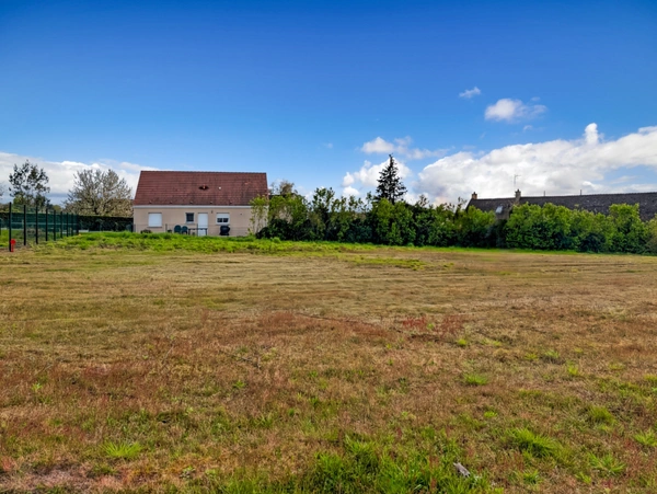 À vendre – Terrain constructible de 1 600 m² à Ouroux-sur-Saône (hors lotissement)