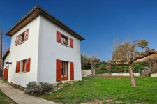 Maison 6 pièces - 3 ou 4 chambres - 107 m² - garage