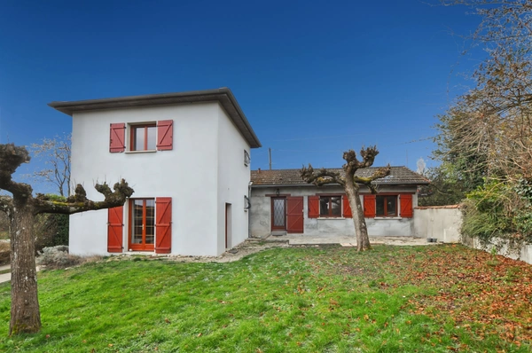 Maison 6 pièces - 3 ou 4 chambres - 107 m² - garage
