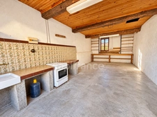 RIEUMES – maison T8 de 208 m², 200 m² de dépendances, combles aménageables de 90 m² et terrain de 1 500 m² – DPE C