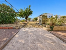 RIEUMES – maison T8 de 208 m², 200 m² de dépendances, combles aménageables de 90 m² et terrain de 1 500 m² – DPE C