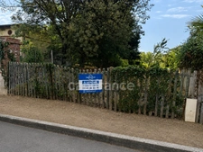 TERRAIN CONSTRUCTIBLE Viabilisé 350 m² – PLEIN CŒUR DE RIEUMES