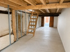 L'Isle En Dodon – Maison de village mitoyenne à rénover avec 700 m² de terrain, toiture neuve et fort potentiel