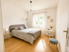 Maison de plain-pied 160 m² – 4 chambres, bureau, terrain arboré de 2 500 m²