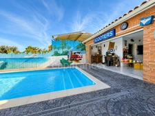 Propriété d'exception – 2 logements, piscine, hangars, idéal activité professionnelle