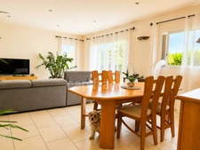 Maison de plain-pied 160 m² – 4 chambres, bureau, terrain arboré de 2 500 m²