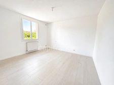 SAINT-HILAIRE – MAISON  AVEC 2 LOGEMENTS INDÉPENDANTS, JARDIN PISCINABLE ET CONSTRUCTIBLE, 2 GARAGES
