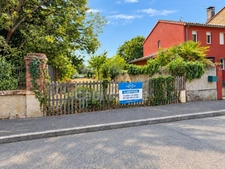 TERRAIN CONSTRUCTIBLE Viabilisé 350 m² – PLEIN CŒUR DE RIEUMES