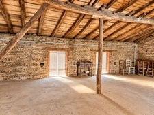 RIEUMES – maison T8 de 208 m², 200 m² de dépendances, combles aménageables de 90 m² et terrain de 1 500 m² – DPE C