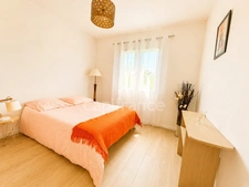 Maison de plain-pied 160 m² – 4 chambres, bureau, terrain arboré de 2 500 m²