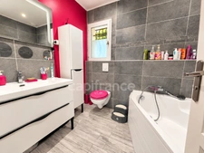 MAUZAC – Maison de plain-pied 121 m² – 5 chambres – Piscine – Terrain 840 m²