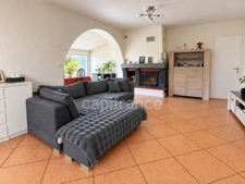 MAUZAC – Maison de plain-pied 121 m² – 5 chambres – Piscine – Terrain 840 m²