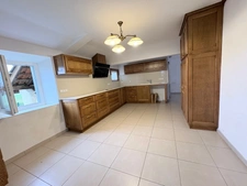 Prix à la baisse pour cette belle maison avec dépendances et vaste terrain pourrait bien être votre prochain coup de cœur !!