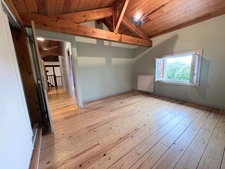 Prix à la baisse pour cette belle maison avec dépendances et vaste terrain pourrait bien être votre prochain coup de cœur !!