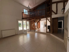 Prix à la baisse pour cette belle maison avec dépendances et vaste terrain pourrait bien être votre prochain coup de cœur !!