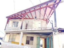 🏡 À VENDRE – Maison 2 niveaux à Baillif Guadeloupe, proche du centre et de toutes commodités. 