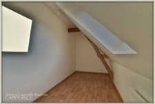 Dpt Maine et Loire (49), à louer JARZE appartement T2   