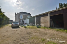 Maison de caractère avec grand jardin et dépendances - 190 m² à BAUGÉ EN ANJOU