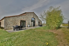 Dpt Maine et Loire (49), à vendre proche de CHOLET Salle de réception + Gites  TERRAIN- 6739 M²