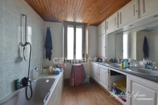 Maison de caractère avec grand jardin et dépendances - 190 m² à BAUGÉ EN ANJOU