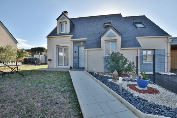 Maison à vendre 7 pièces SEICHES SUR LE LOIR (49)