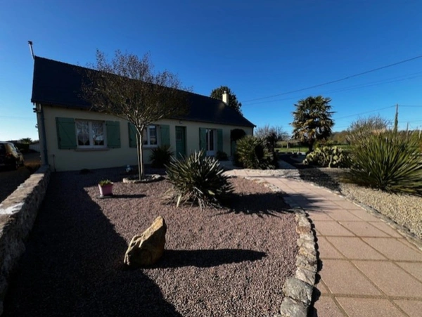 Maison à vendre 6 pièces MAZE (49)