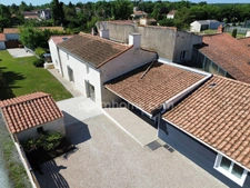 85400 - FERMETTE EN PIERRES RÉNOVÉE - 4 CHAMBRES - TERRAIN CLOS DE 671 M²