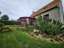 Maison d'habitation, une dépendance, un hangar et une prairie entre terre et mer - à Roscanvel en presqu'île de Crozon