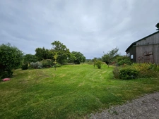 Maison d'habitation, une dépendance, un hangar et une prairie entre terre et mer - à Roscanvel en presqu'île de Crozon