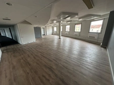 bureau à vendre VILLEURBANNE (69) plateau de bureaux de 187m2 aux Charpennes, immeuble le Colysée, à la sortie du métro Charpennes ( lignes A et B), véritable HUB lyonnais, à 50m du TRAM (T1-T4)